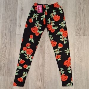 Xtraordinary Black Leggings with Vibrant Red Roses